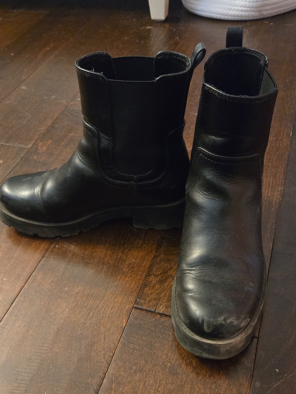 Old Navy Black Leather Women’s Chukka Boots
